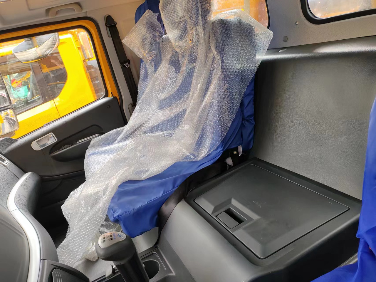 XCMG QY50K - Autódaru: 4 kép. XCMG QY50K - Autódaru: 4 kép.