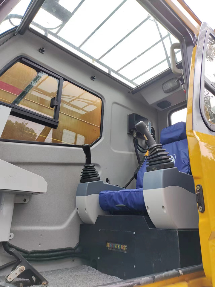 XCMG QY50K - Autódaru: 5 kép. XCMG QY50K - Autódaru: 5 kép.