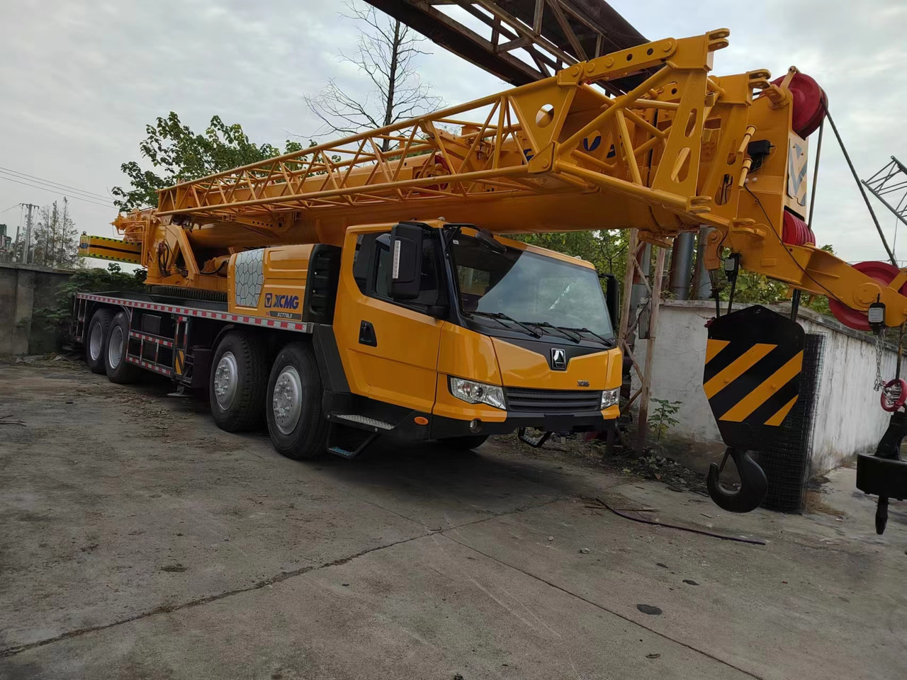 XCMG QY70K - Autódaru: 2 kép. XCMG QY70K - Autódaru: 2 kép.