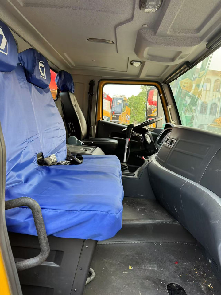 XCMG QY70K - Autódaru: 4 kép. XCMG QY70K - Autódaru: 4 kép.