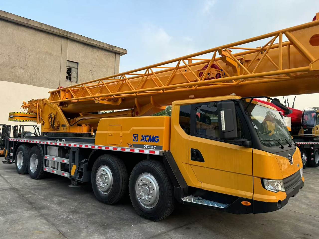 XCMG QY70K - Autódaru: 3 kép. XCMG QY70K - Autódaru: 3 kép.