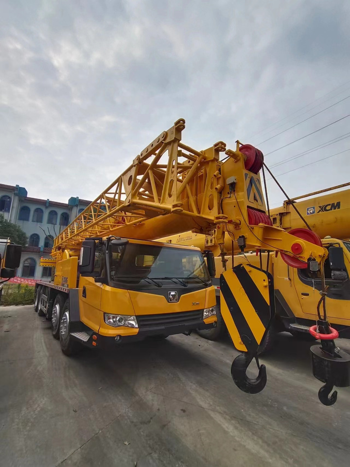 XCMG QY70K - Autódaru: 5 kép. XCMG QY70K - Autódaru: 5 kép.