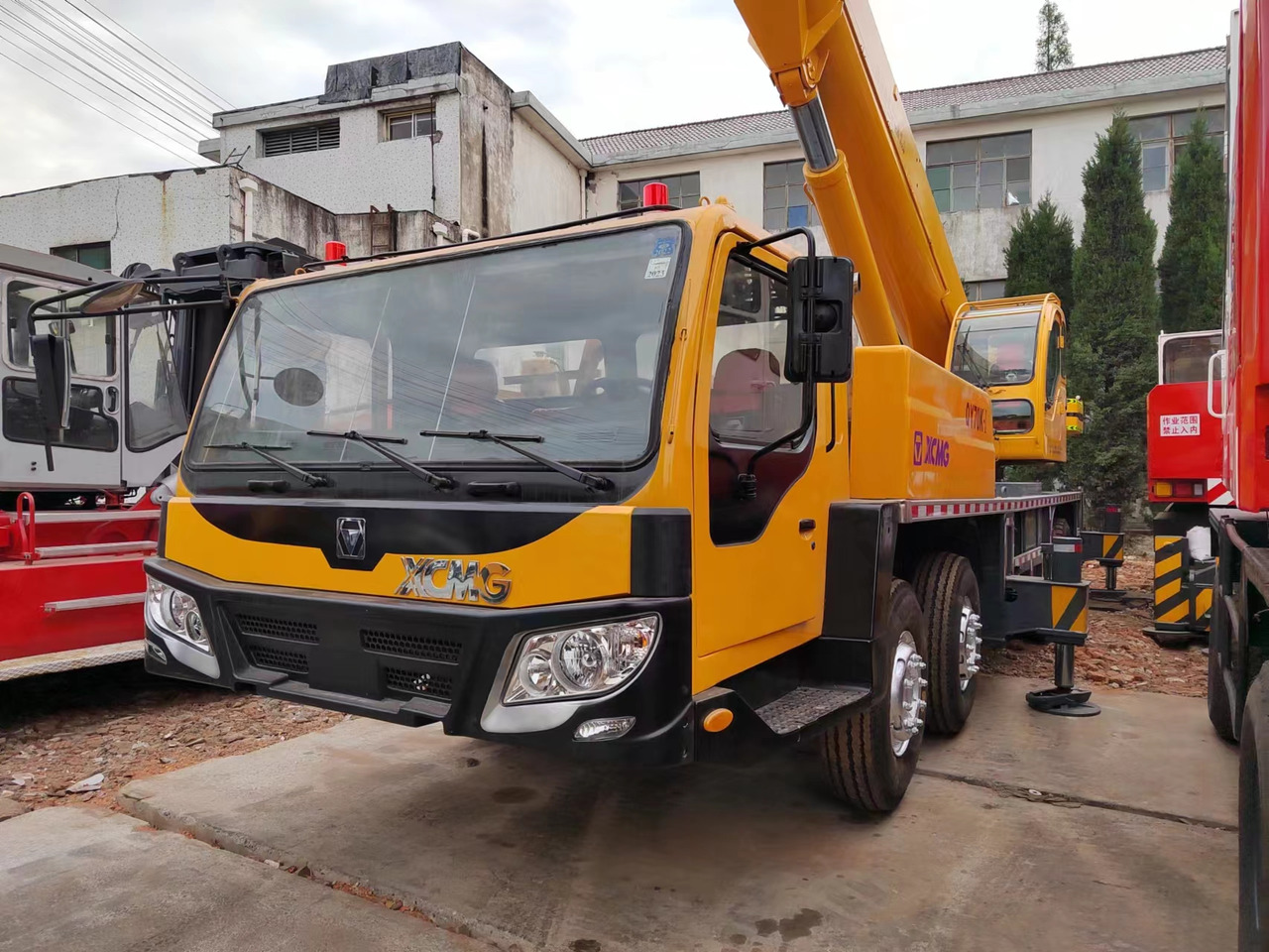 XCMG QY70K good condition QY25K QY50K QY100K QY130K China brand mobile crane - Autódaru: 1 kép. XCMG QY70K good condition QY25K QY50K QY100K QY130K China brand mobile crane - Autódaru: 1 kép.