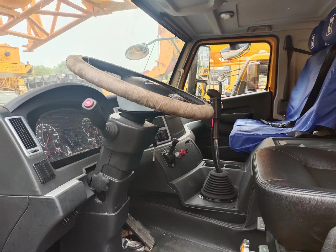 XCMG QY70KC QY70K 70tons xcmg truck crane QY50 QY100 - Autódaru: 3 kép. XCMG QY70KC QY70K 70tons xcmg truck crane QY50 QY100 - Autódaru: 3 kép.
