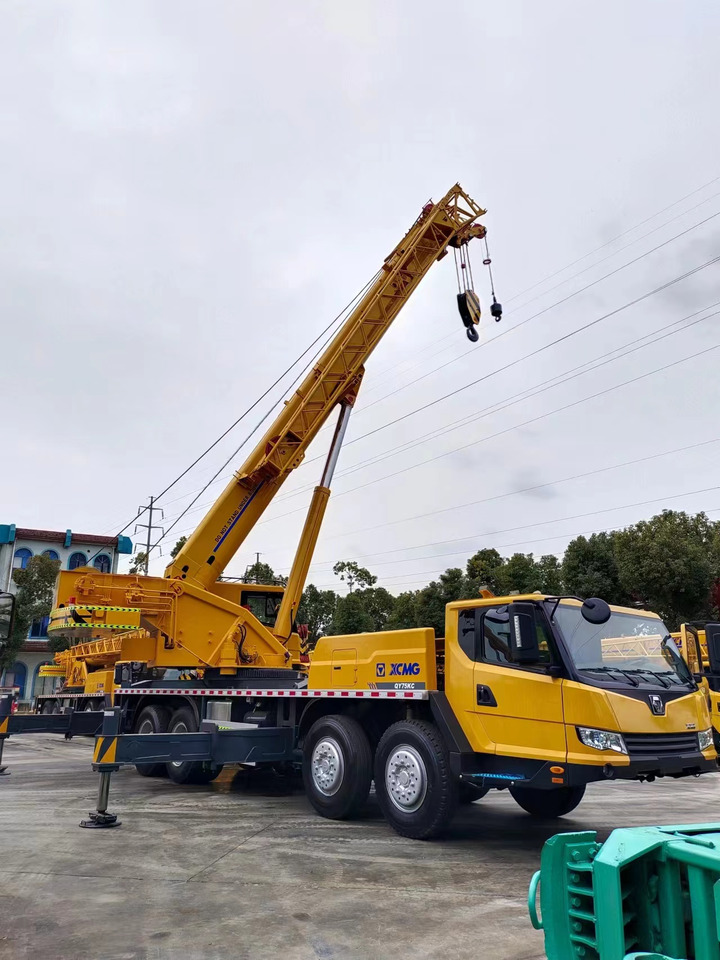 XCMG QY75KC QY75K truck crane 75tons - Autódaru: 3 kép. XCMG QY75KC QY75K truck crane 75tons - Autódaru: 3 kép.