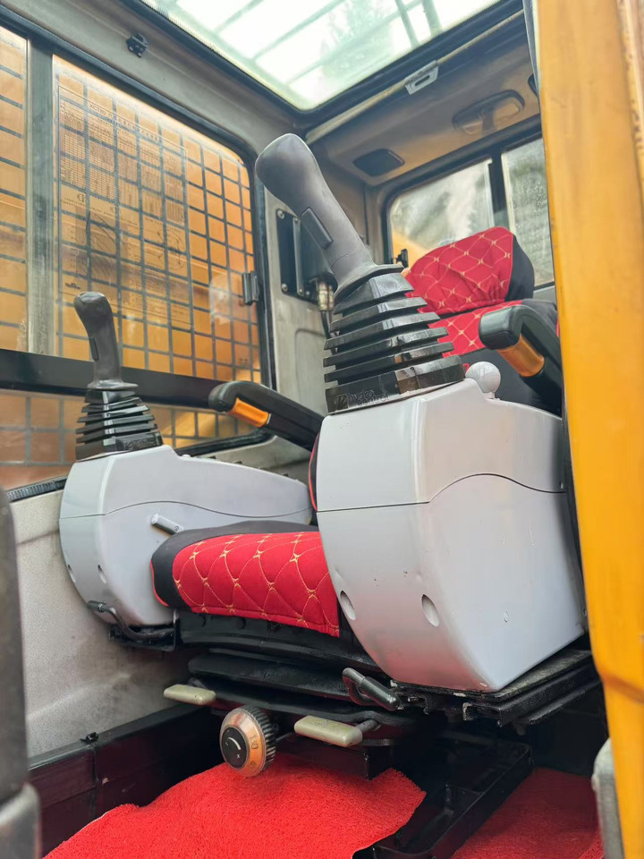 XCMG XCT80 - Autódaru: 4 kép. XCMG XCT80 - Autódaru: 4 kép.