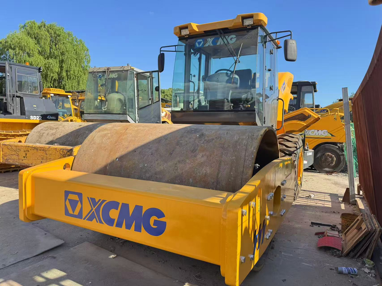 XCMG XS163J - Úthenger: 1 kép. XCMG XS163J - Úthenger: 1 kép.
