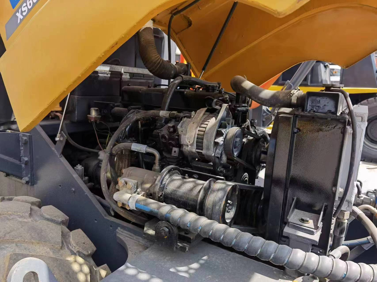 XCMG XS60J - Talajtömörítő: 4 kép. XCMG XS60J - Talajtömörítő: 4 kép.