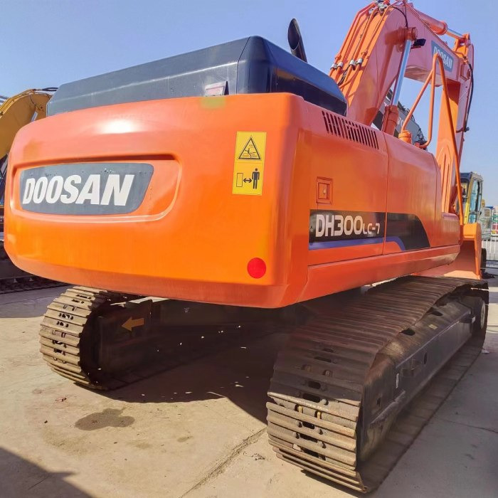 Doosan dh300lc-7 - Lánctalpas kotró: 3 kép. Doosan dh300lc-7 - Lánctalpas kotró: 3 kép.
