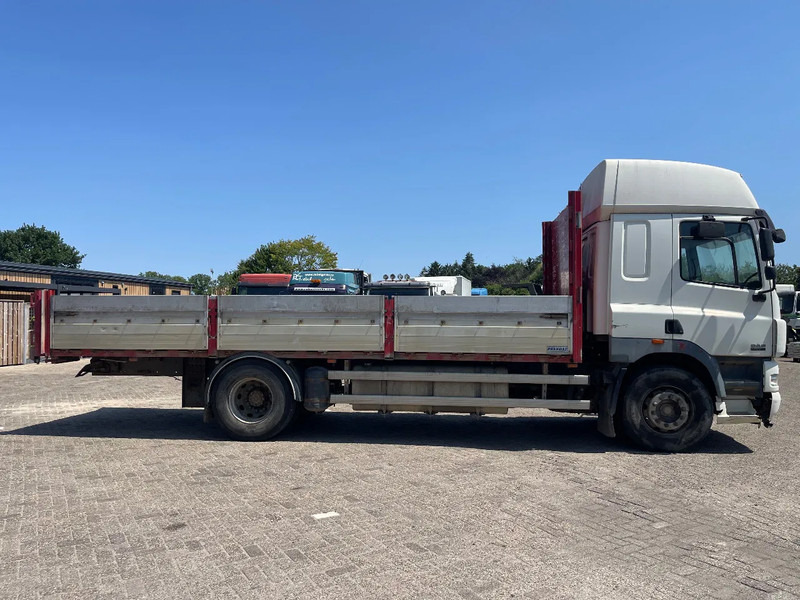 DAF CF 85 FLATBED TRUCK - Platós teherautó: 4 kép. DAF CF 85 FLATBED TRUCK - Platós teherautó: 4 kép.