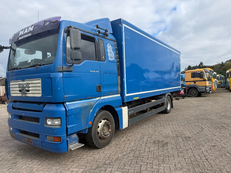 MAN TGA 18.360 BOX TRUCK - Dobozos felépítményű teherautó: 3 kép. MAN TGA 18.360 BOX TRUCK - Dobozos felépítményű teherautó: 3 kép.