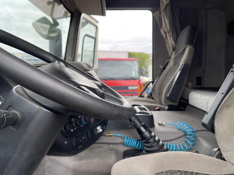 Nyergesvontató DAF CF 85.460 Tractor unit: 7 kép.