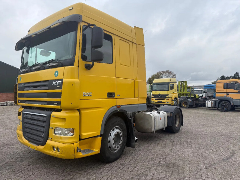 DAF XF 105.410 Tractor unit - Nyergesvontató: 3 kép. DAF XF 105.410 Tractor unit - Nyergesvontató: 3 kép.