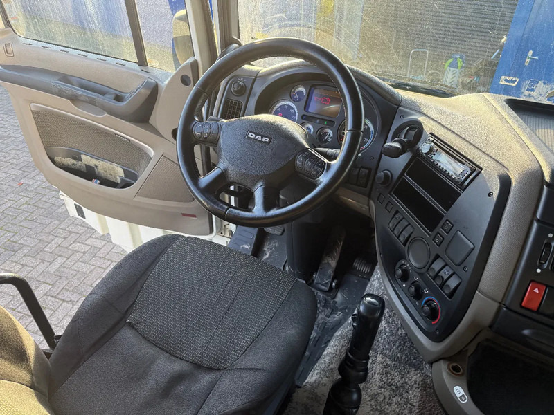 Nyergesvontató DAF XF 105.460 Tractor unit: 12 kép. Nyergesvontató DAF XF 105.460 Tractor unit: 12 kép.