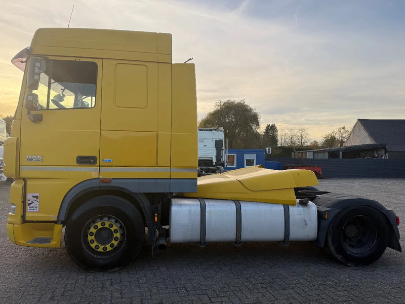 DAF XF 105.460 Tractor unit - Nyergesvontató: 5 kép. DAF XF 105.460 Tractor unit - Nyergesvontató: 5 kép.