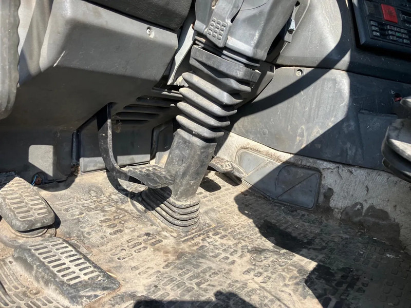 Iveco Eurostar 440.42 Tractor unit - Nyergesvontató: 5 kép. Iveco Eurostar 440.42 Tractor unit - Nyergesvontató: 5 kép.