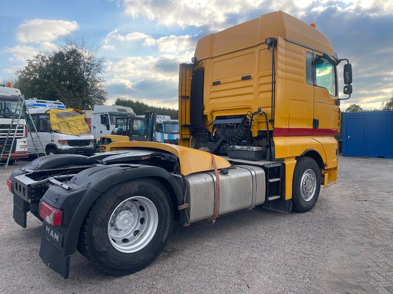 MAN TGA 18.480 Tractor unit - Nyergesvontató: 5 kép. MAN TGA 18.480 Tractor unit - Nyergesvontató: 5 kép.