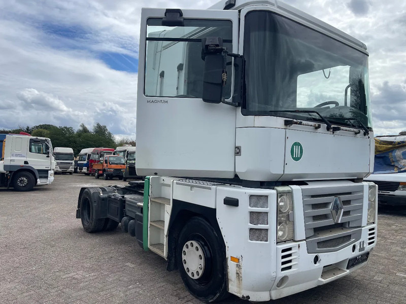 Renault Magnum 440 Tractor unit - Nyergesvontató: 1 kép. Renault Magnum 440 Tractor unit - Nyergesvontató: 1 kép.