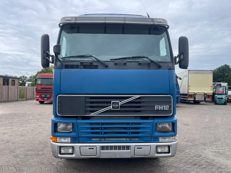 Volvo FH 12.380 Tractor unit - Nyergesvontató: 2 kép. Volvo FH 12.380 Tractor unit - Nyergesvontató: 2 kép.