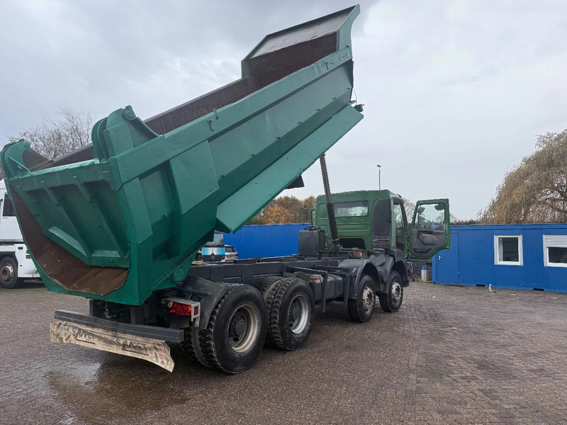 Renault Kerax 420 Manual pump - Billenőplatós teherautó: 4 kép. Renault Kerax 420 Manual pump - Billenőplatós teherautó: 4 kép.