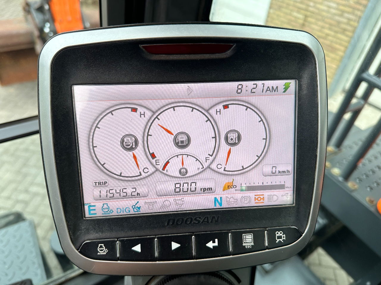 Gumikerekes kotró Doosan DX140W-5: 12 kép.