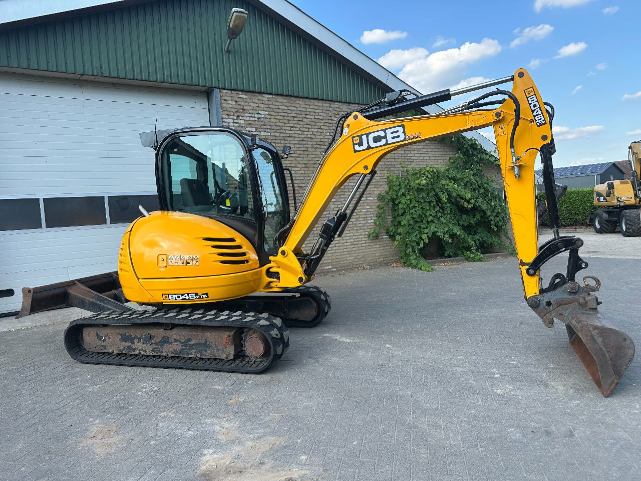 JCB 8045 ZTS - Minikotró: 5 kép. JCB 8045 ZTS - Minikotró: 5 kép.
