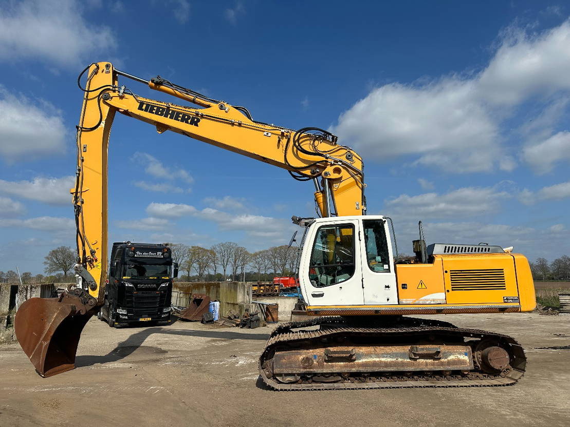 Liebherr R934C Hdsl - Lánctalpas kotró: 2 kép. Liebherr R934C Hdsl - Lánctalpas kotró: 2 kép.