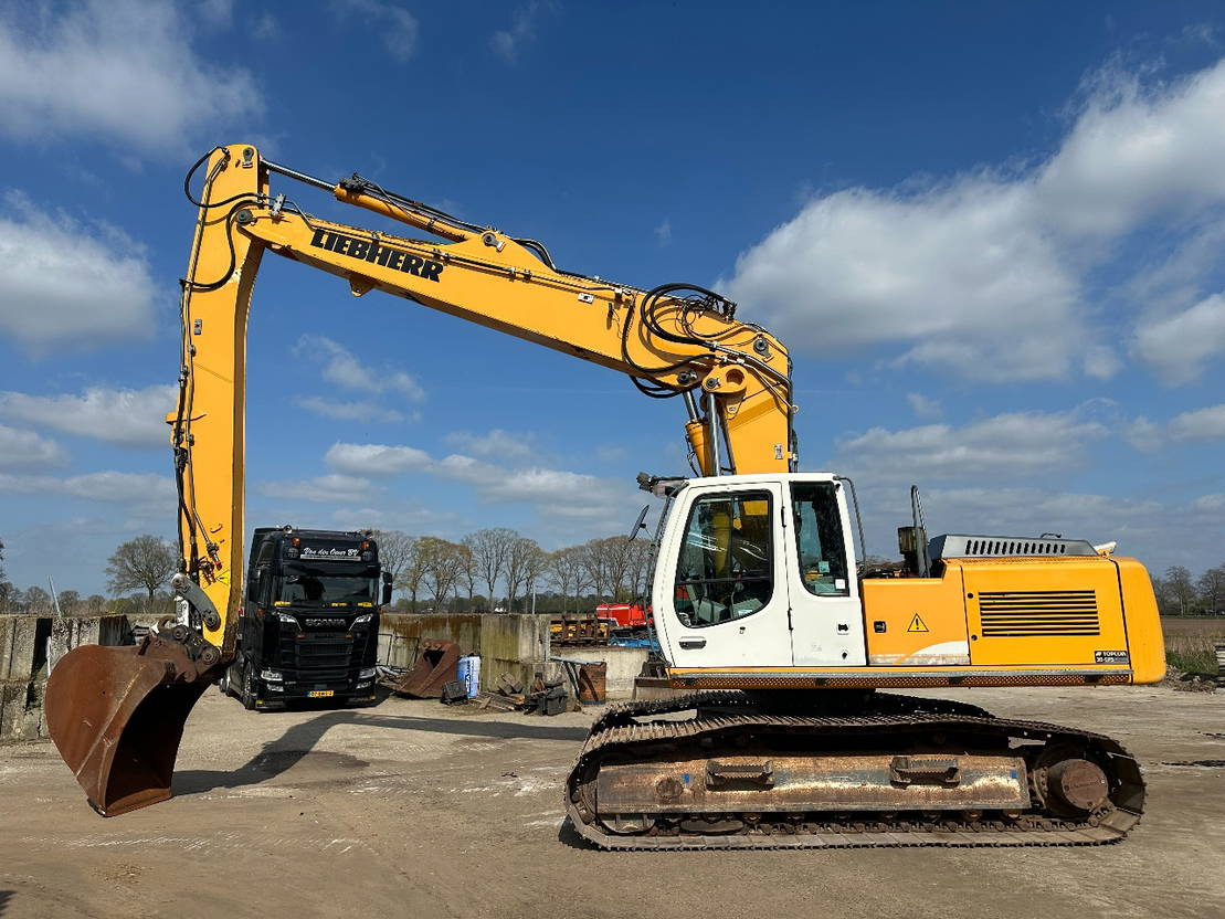 Liebherr R934C Hdsl - Lánctalpas kotró: 1 kép. Liebherr R934C Hdsl - Lánctalpas kotró: 1 kép.