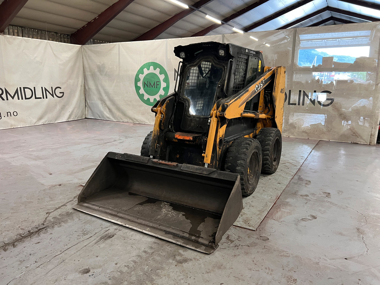 Case 440 - Mini homlokrakodó: 3 kép. Case 440 - Mini homlokrakodó: 3 kép.