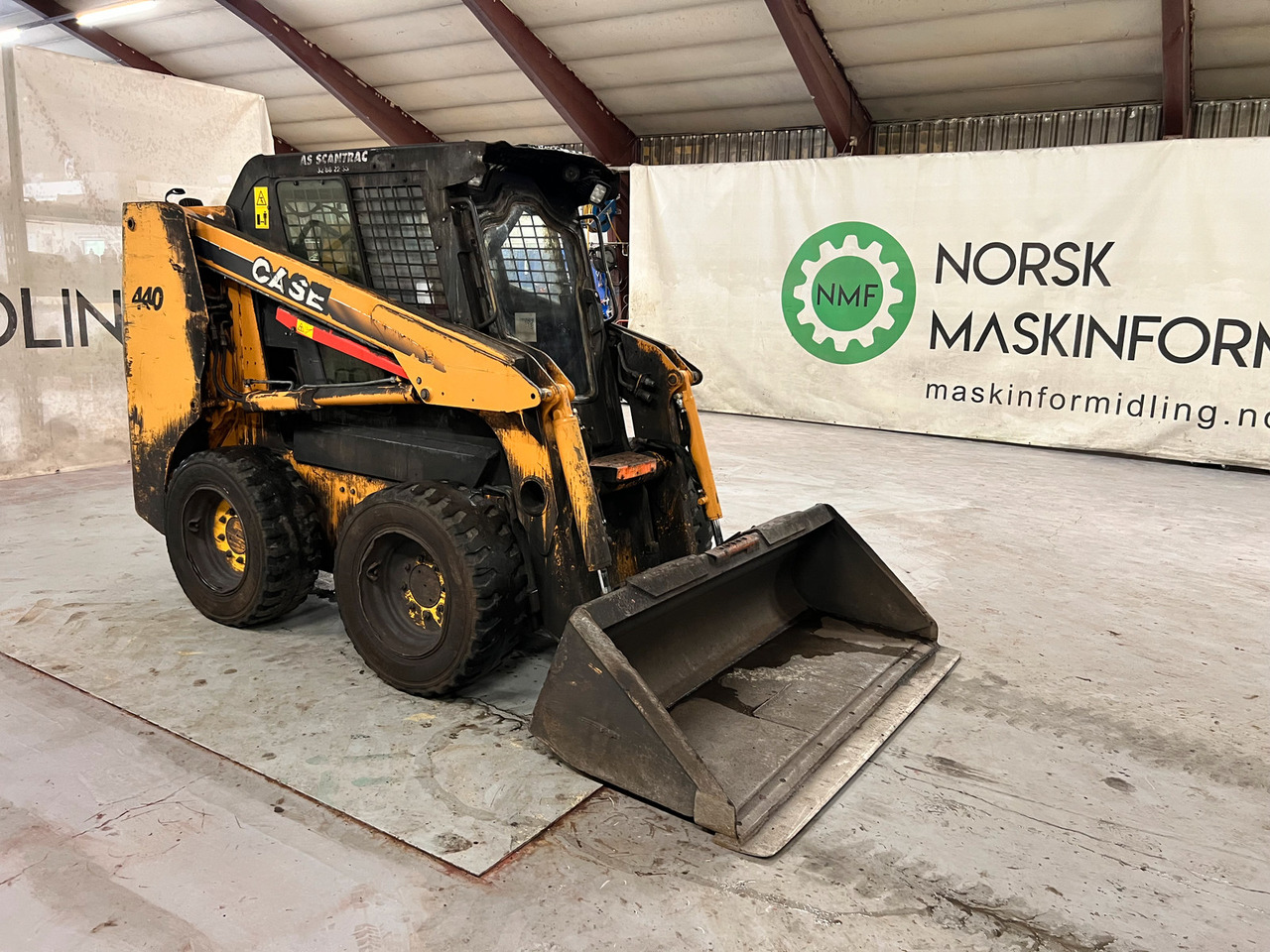 Case 440 - Mini homlokrakodó: 5 kép. Case 440 - Mini homlokrakodó: 5 kép.