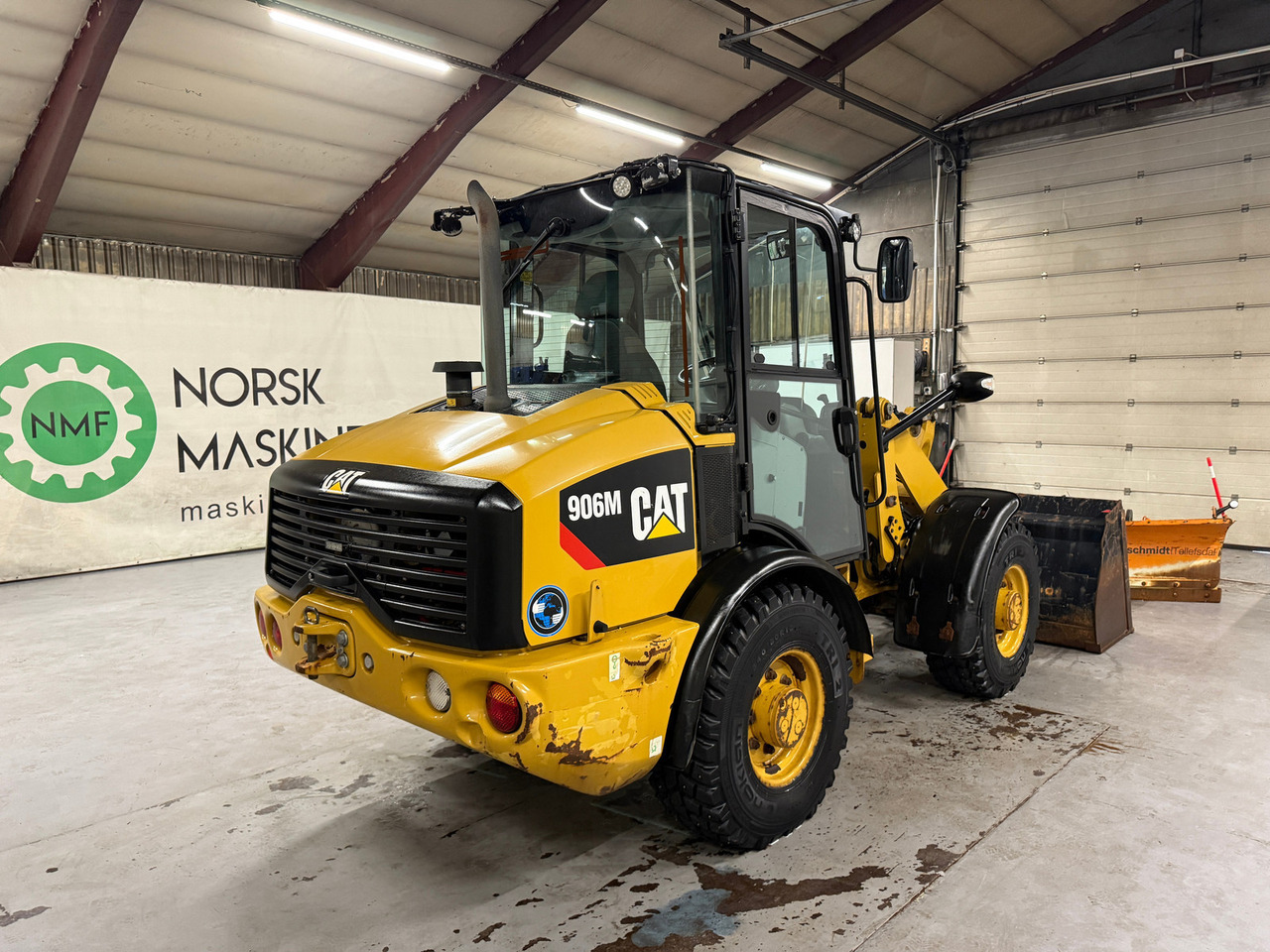 Cat 906M High Flow, 40 km/t med skuff og plog # TIL LEIE# - Gumikerekes homlokrakodó: 4 kép. Cat 906M High Flow, 40 km/t med skuff og plog # TIL LEIE# - Gumikerekes homlokrakodó: 4 kép.