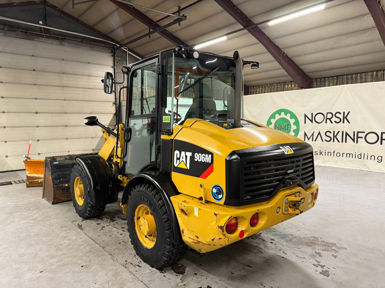 Cat 906M High Flow, 40 km/t med skuff og plog # TIL LEIE# - Gumikerekes homlokrakodó: 3 kép. Cat 906M High Flow, 40 km/t med skuff og plog # TIL LEIE# - Gumikerekes homlokrakodó: 3 kép.