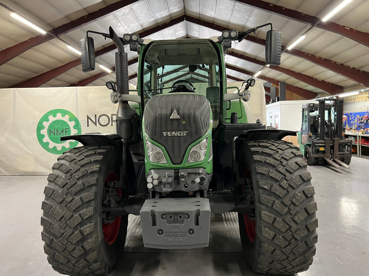 Fendt 724 Vario - Traktor: 4 kép. Fendt 724 Vario - Traktor: 4 kép.