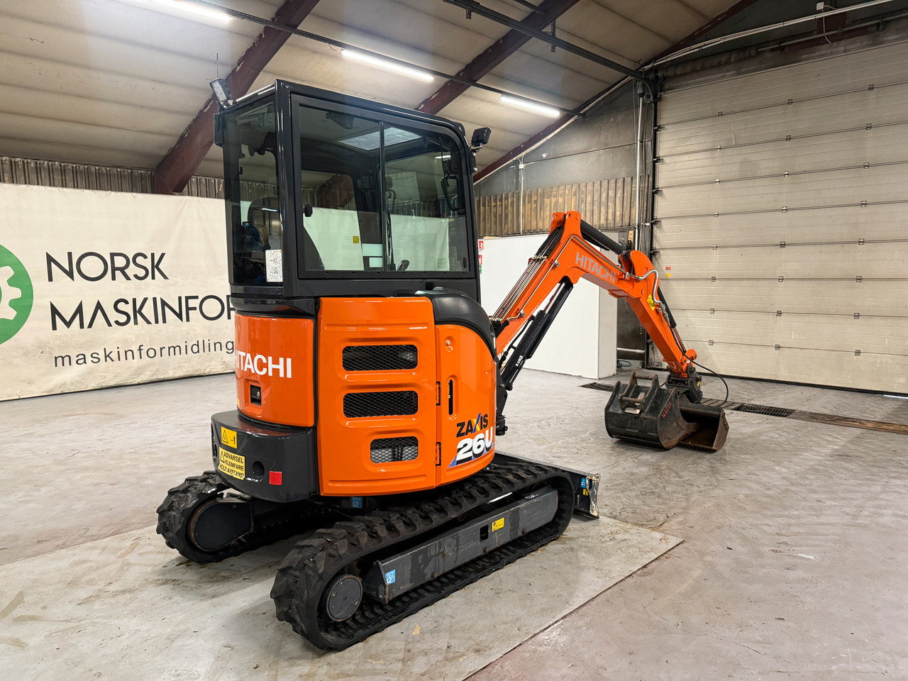 Hitachi ZX26U-6 - Minikotró: 5 kép. Hitachi ZX26U-6 - Minikotró: 5 kép.