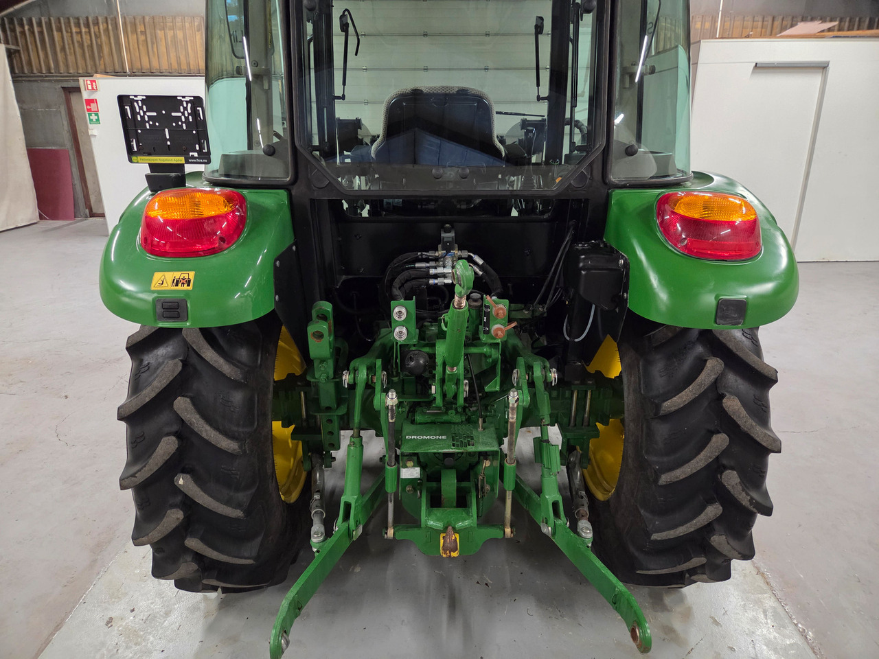 John Deere 5055E #600 timer - Traktor: 5 kép. John Deere 5055E #600 timer - Traktor: 5 kép.