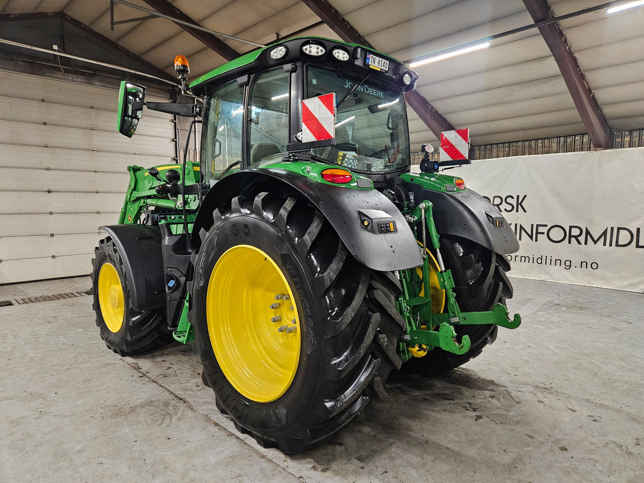 John Deere 6R185 Ultimate #Godt utstyrt og veldig flott traktor - Traktor: 4 kép. John Deere 6R185 Ultimate #Godt utstyrt og veldig flott traktor - Traktor: 4 kép.