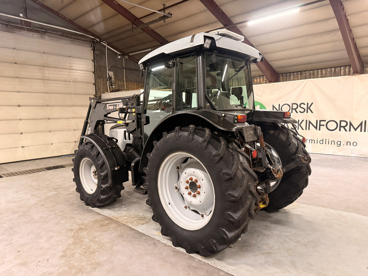 Lamborghini R3.95 - Traktor: 3 kép. Lamborghini R3.95 - Traktor: 3 kép.