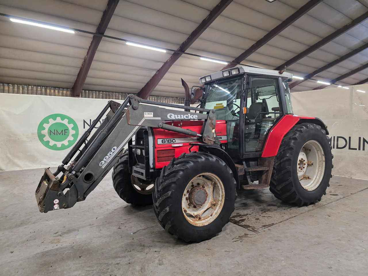 Massey Ferguson 6180 - Traktor: 1 kép. Massey Ferguson 6180 - Traktor: 1 kép.