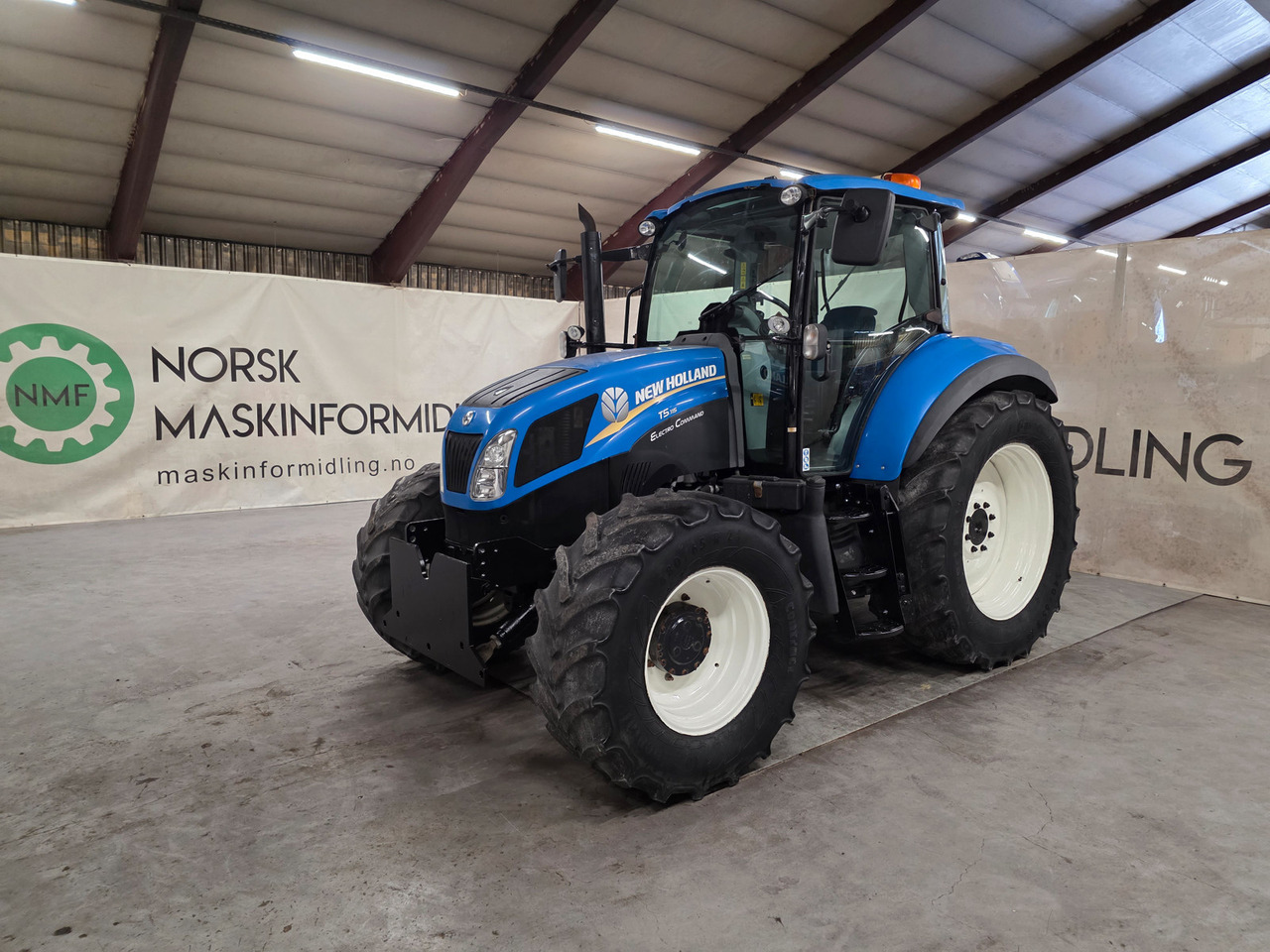 New Holland T5.115 EC - Traktor: 1 kép. New Holland T5.115 EC - Traktor: 1 kép.
