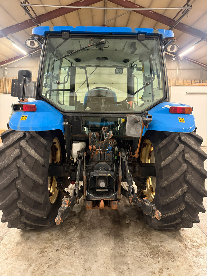 New Holland T5060 - Traktor: 4 kép. New Holland T5060 - Traktor: 4 kép.