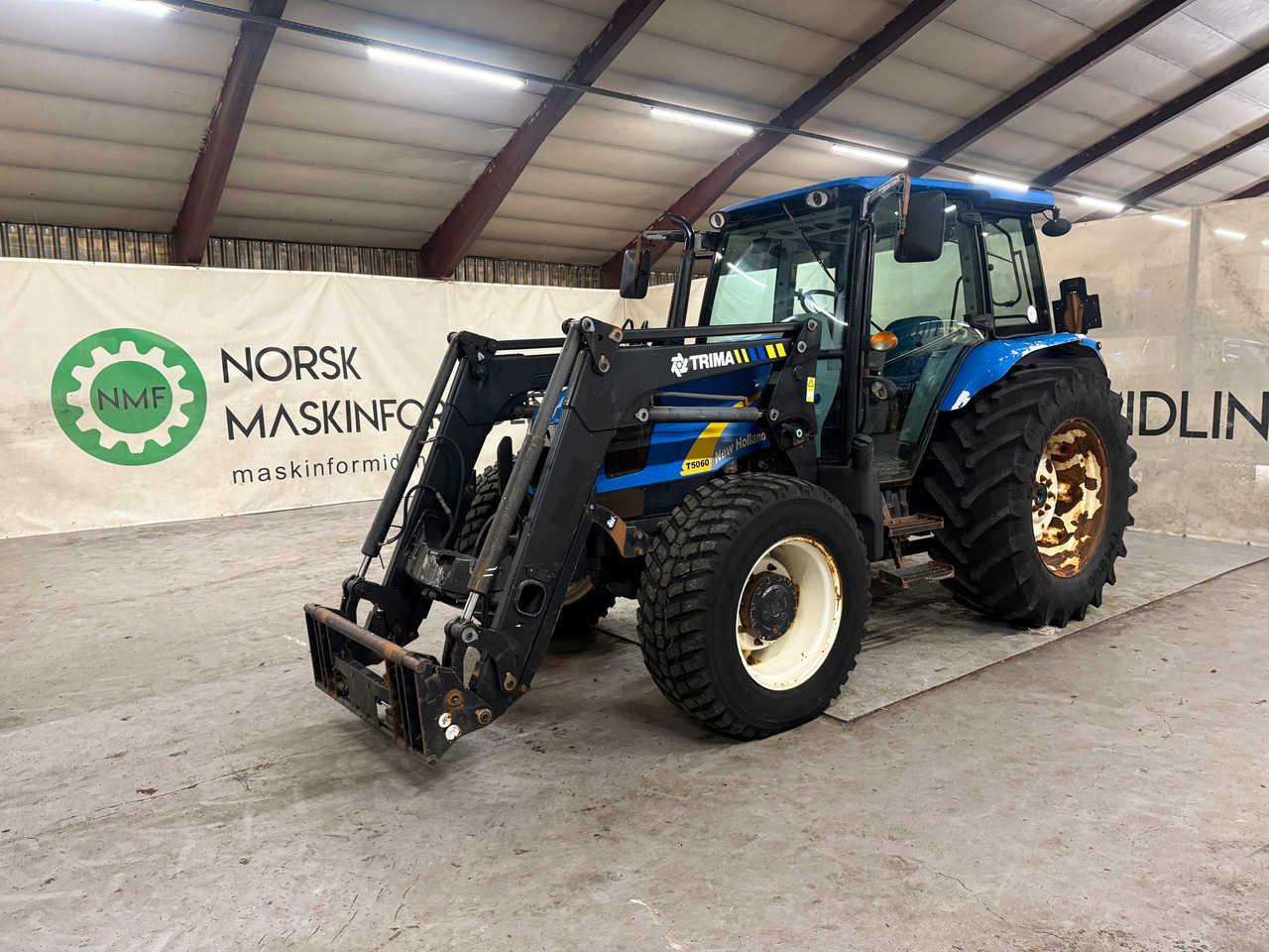 New Holland T5060 - Traktor: 1 kép. New Holland T5060 - Traktor: 1 kép.