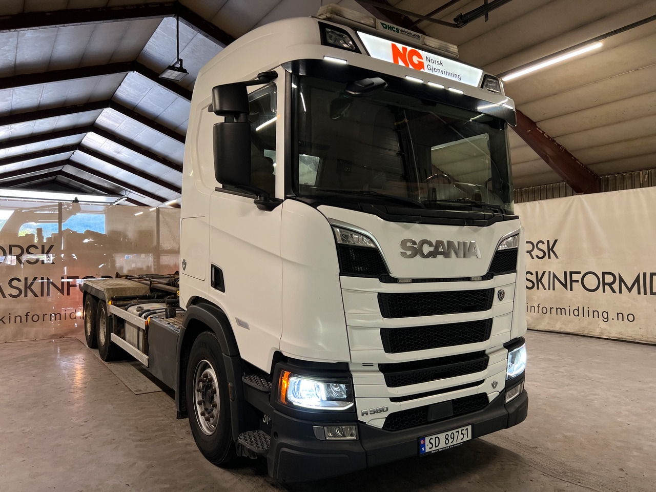 Scania R 580 med Joab krok - Horgos rakodó teherautó: 3 kép. Scania R 580 med Joab krok - Horgos rakodó teherautó: 3 kép.