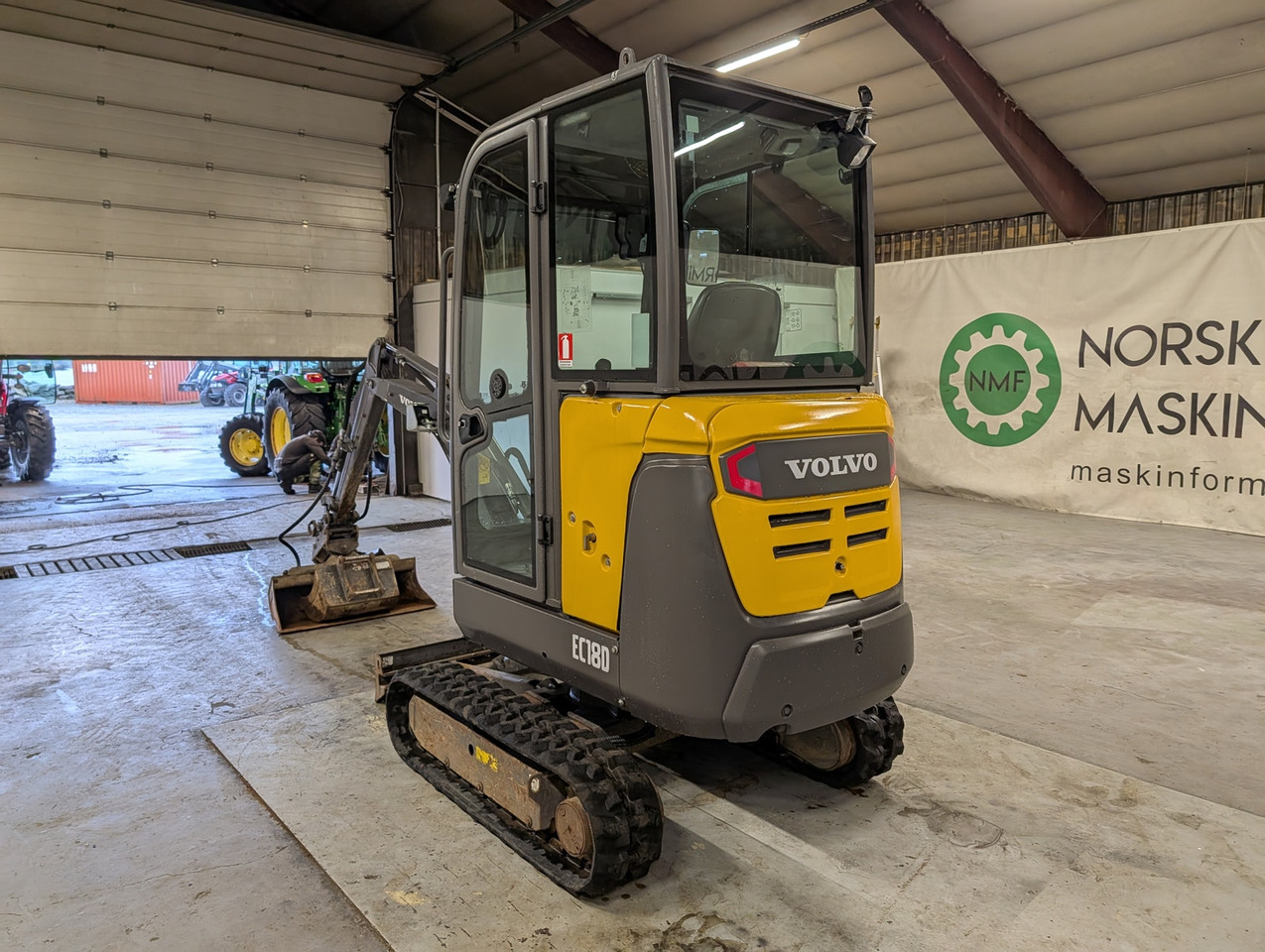 Volvo ECR18D - Minikotró: 4 kép. Volvo ECR18D - Minikotró: 4 kép.