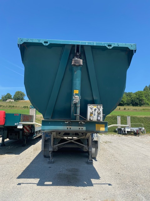 BENALU - Félpótkocsi billenőplatós: 3 kép. BENALU - Félpótkocsi billenőplatós: 3 kép.