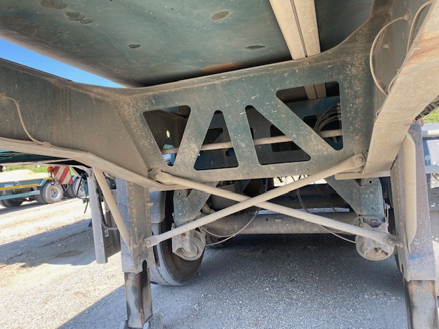 BENALU - Félpótkocsi billenőplatós: 5 kép. BENALU - Félpótkocsi billenőplatós: 5 kép.