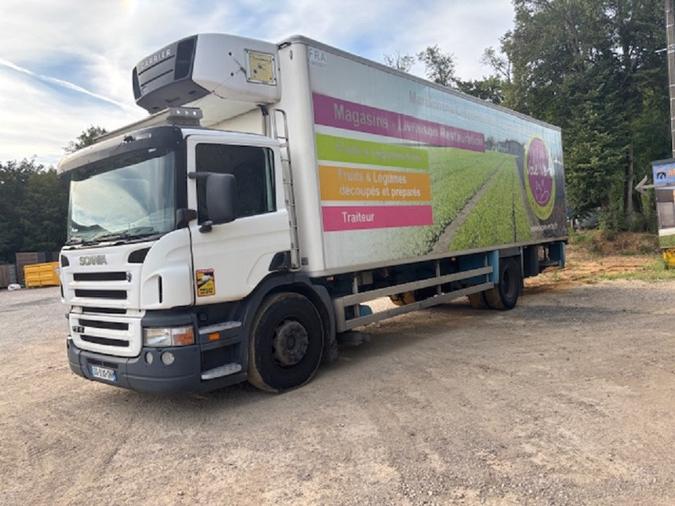 SCANIA P310 - Hűtős teherautó: 1 kép. SCANIA P310 - Hűtős teherautó: 1 kép.