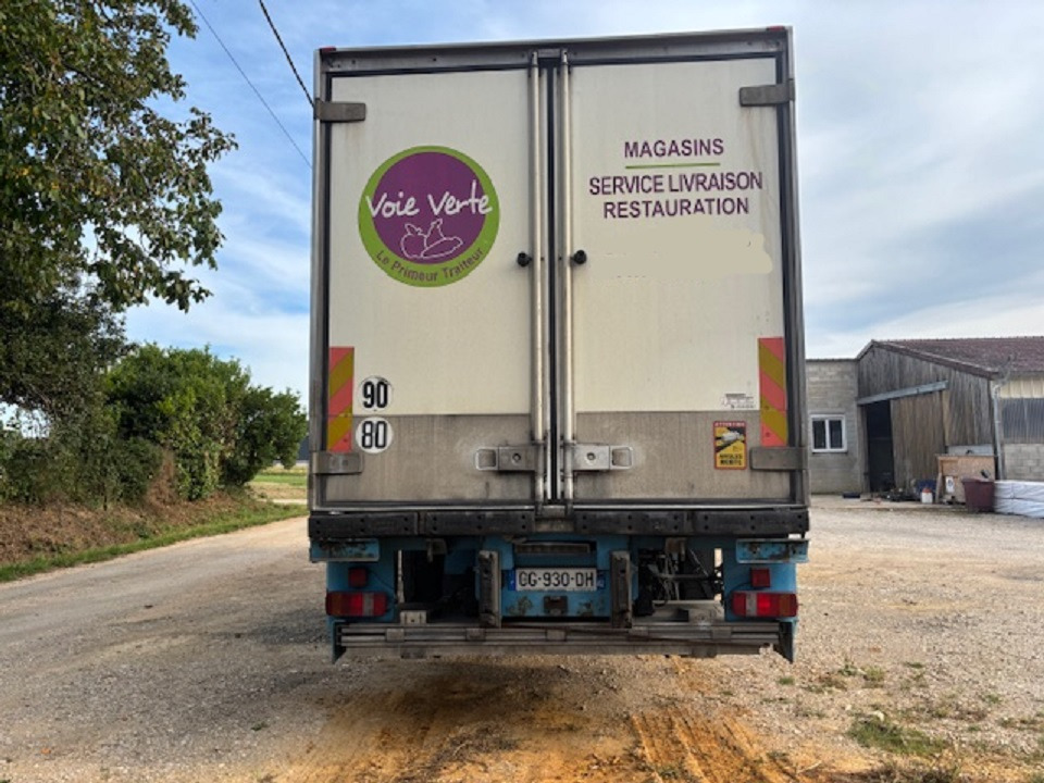 SCANIA P310 - Hűtős teherautó: 5 kép. SCANIA P310 - Hűtős teherautó: 5 kép.