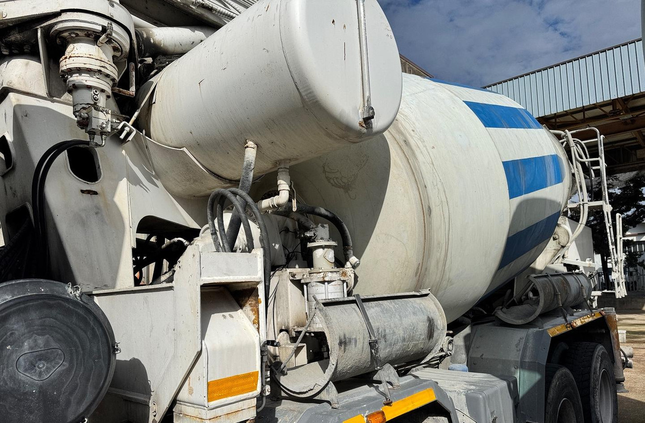 Betonpompa CIFA ASTRA HD84.38 - 2003 - Betonpumpa: 5 kép. Betonpompa CIFA ASTRA HD84.38 - 2003 - Betonpumpa: 5 kép.