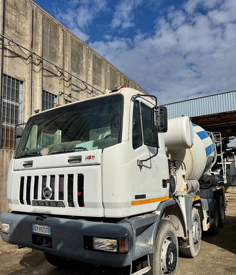 Betonpompa CIFA ASTRA HD84.38 - 2003 - Betonpumpa: 3 kép. Betonpompa CIFA ASTRA HD84.38 - 2003 - Betonpumpa: 3 kép.