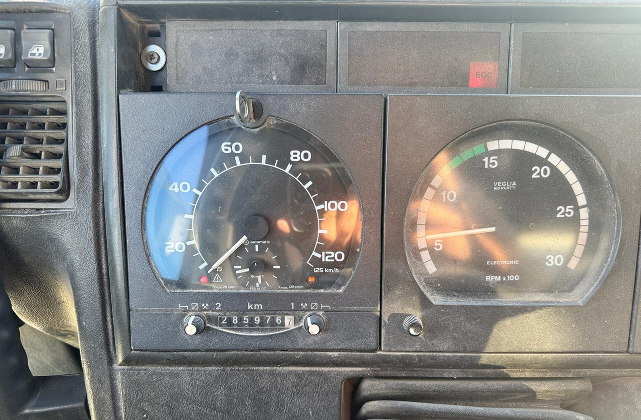 Betonpompa CIFA Iveco Trakker 410E44 - Pumix: 3 kép. Betonpompa CIFA Iveco Trakker 410E44 - Pumix: 3 kép.